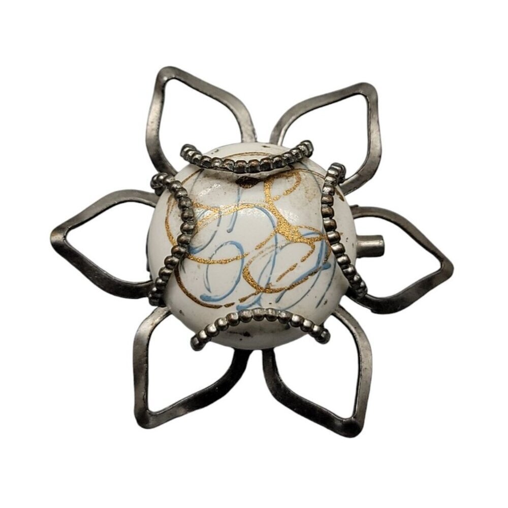 Scribbled Stone Flower Brooch Silver Tone Petals Vintage